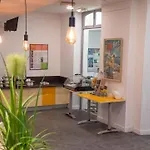Hostel Hi Les Camelias Nicea