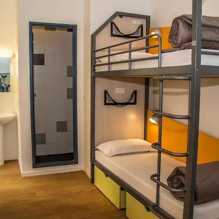 Hi Les Camelias Hostel Nice