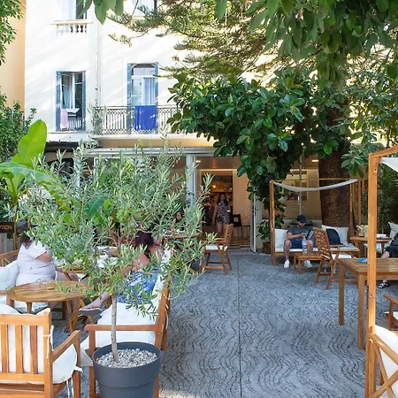 Hi Les Camelias אכסניה *