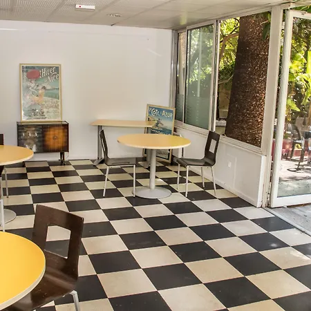 Hi Les Camelias * ניס