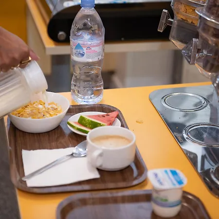 אכסניה Hi Les Camelias *