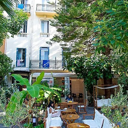 Hi Les Camelias Hostel *